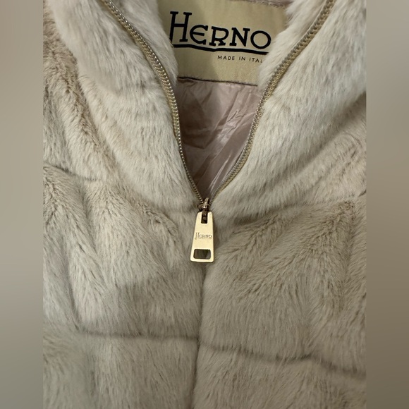 Herno Beige Cream Faux Fur Teddy Down Lady Cape Jacket Size 46 US 10 - Picture 3 of 6
